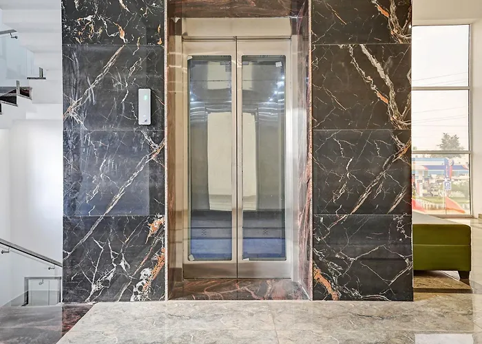 Palette - Hotel Saket Greens